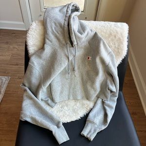 Cropped champion hoodie